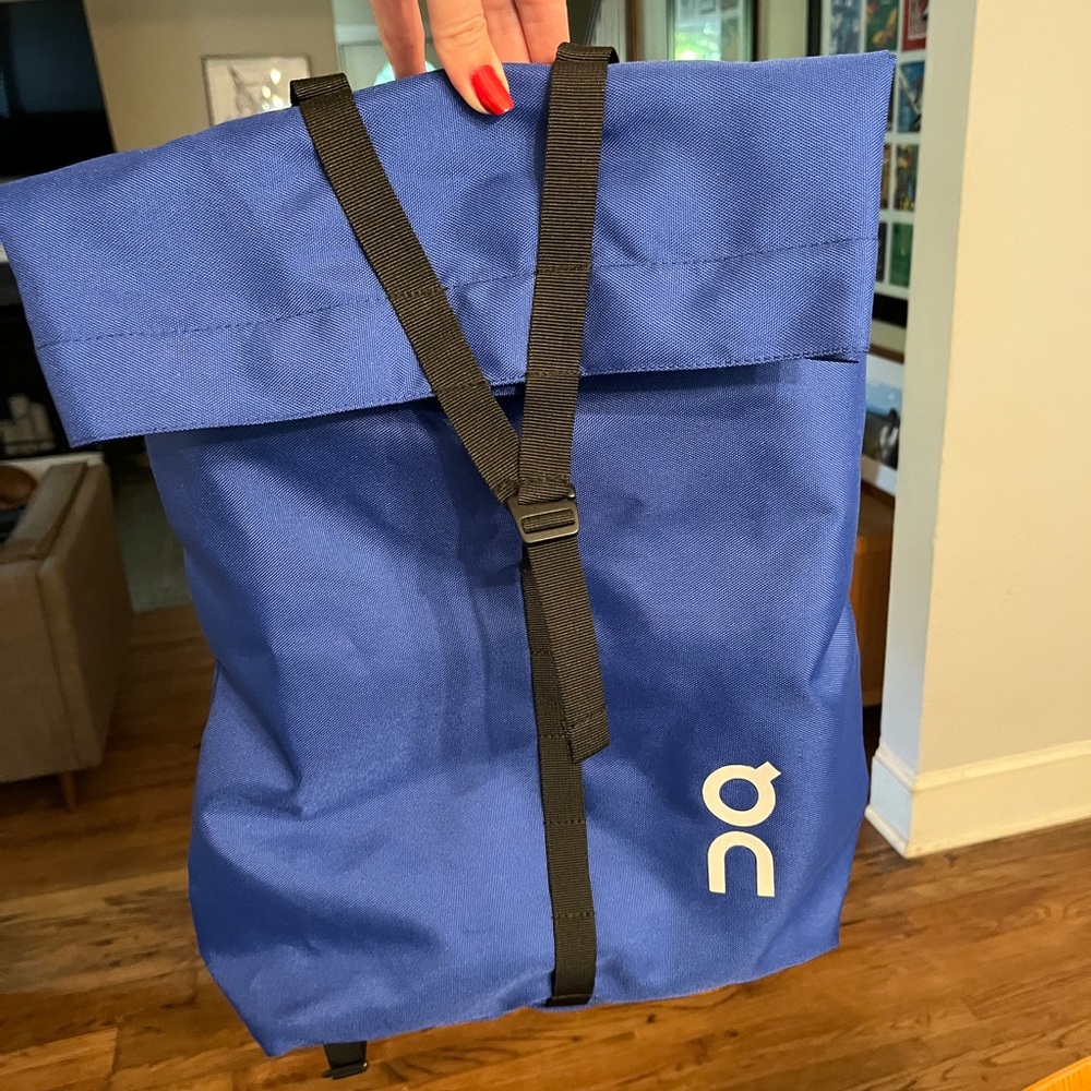 Convertible backpack onCloud